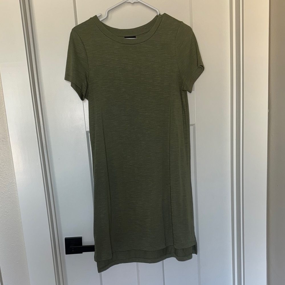 Green Mini Dress with Crew Neck and Short Sleeves